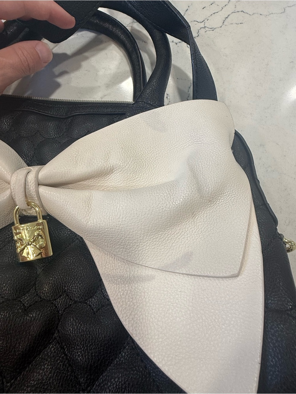 Betsey Johnson Black Heart Quilted Satchel White Bow Gold Hardware Floral Lined - Picture 3 of 7